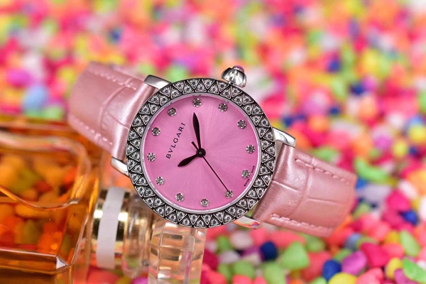 ブルガリ時計正面デザイン